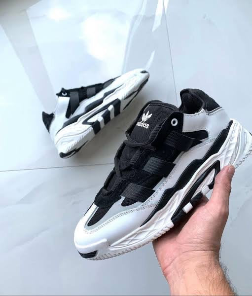 Adidas Niteball- black & white