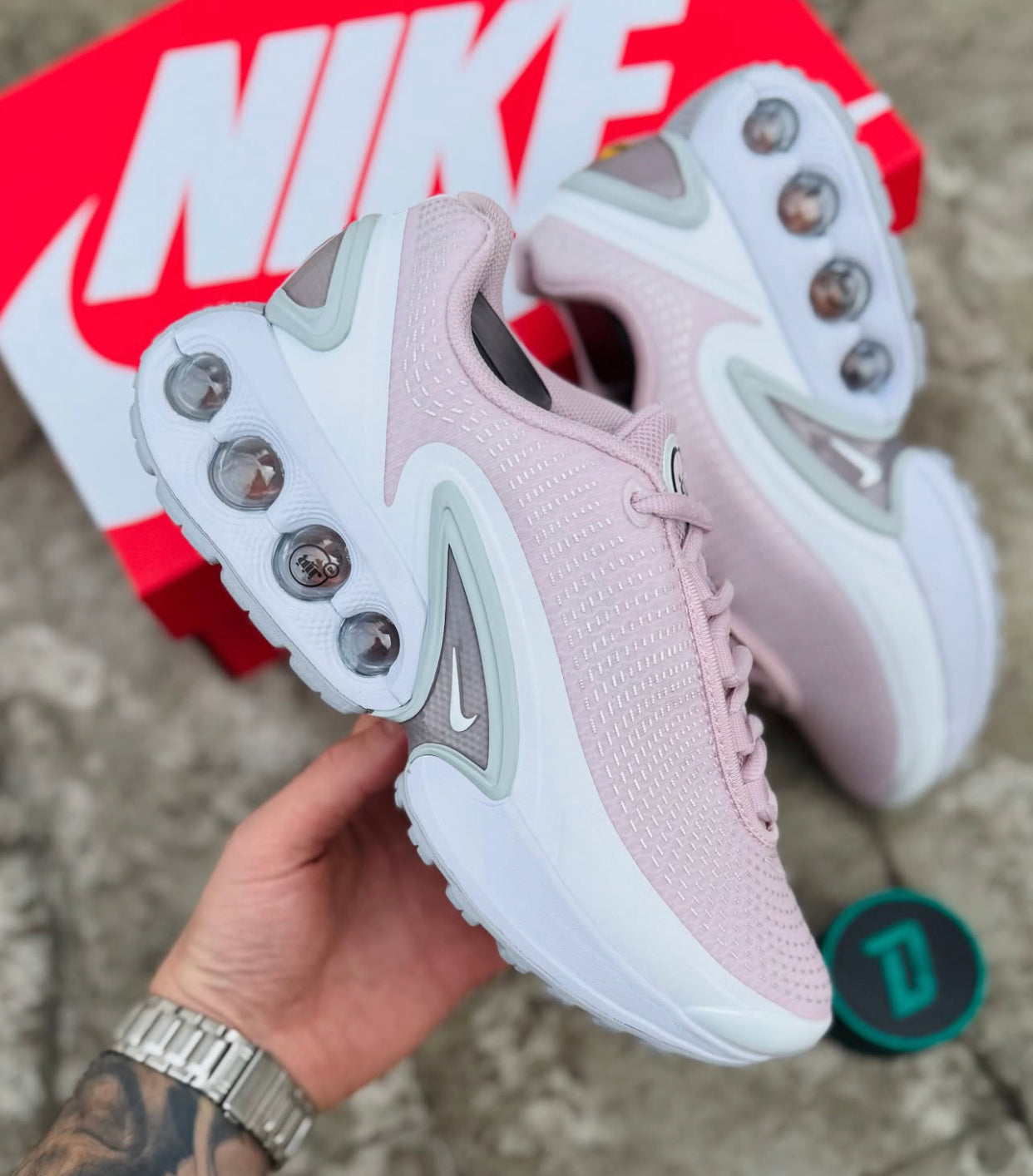 Nike Air Max DN pink