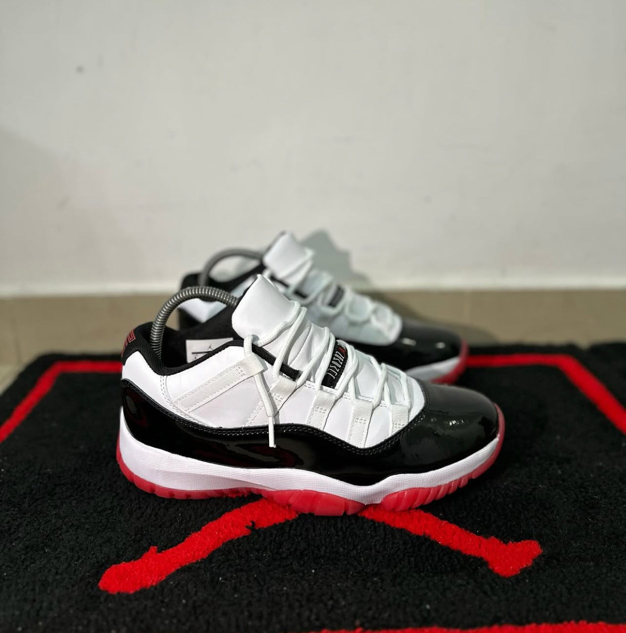 Nike Air Jordan 11 Retro low ‘ concord bred ‘
