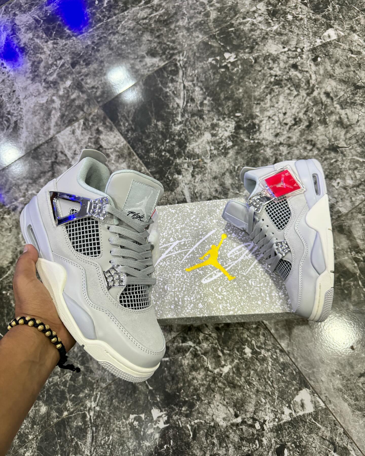 Nike Air Jordan 4 Retro Frozen moments