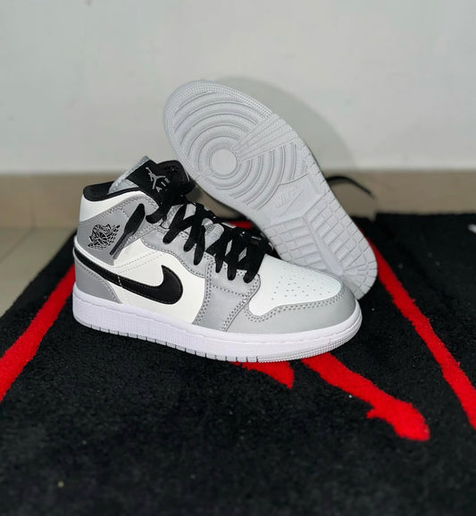 Nike Air Jordan Retro 1 ‘smoke grey ‘
