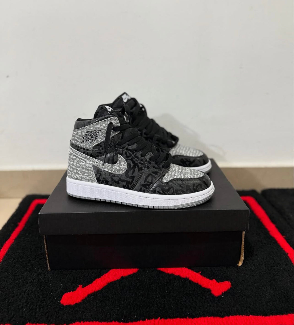 Nike Air Jordan Retro 1 ‘ rebellionarie ‘