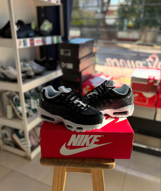 Nike Airmax 95 - black & white