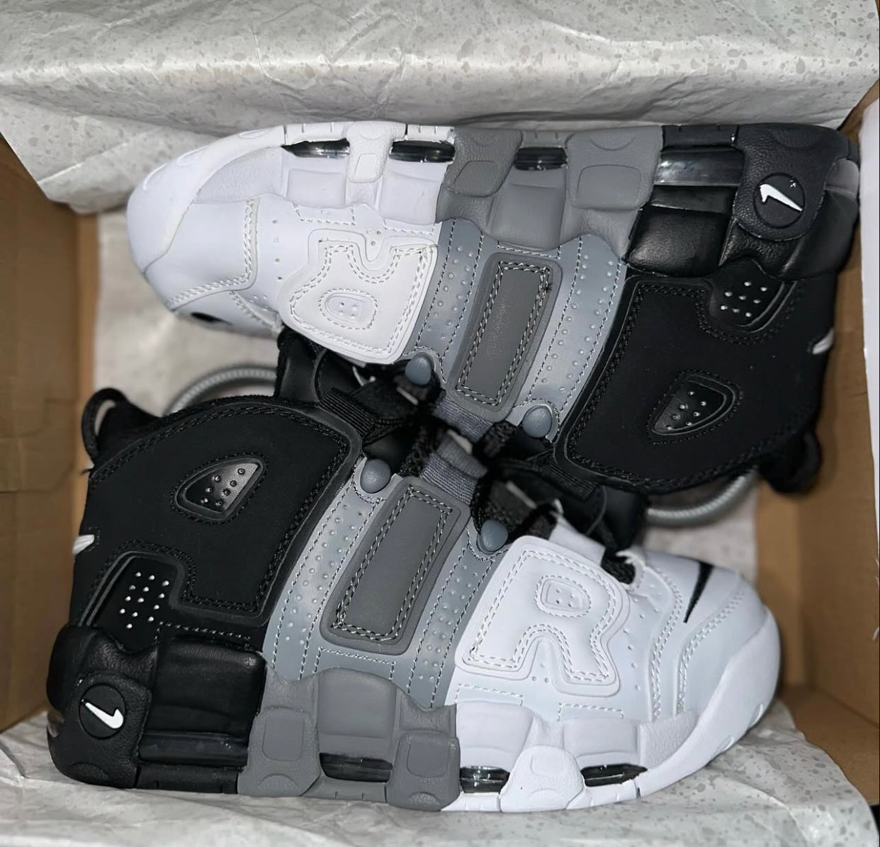 Nike UPTEMPO ‘ tricolor ‘
