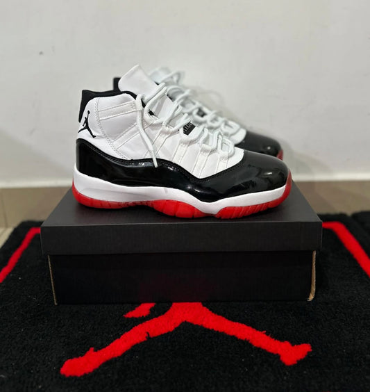 Nike Air Jordan 11 Retro high ‘ concord bred ‘