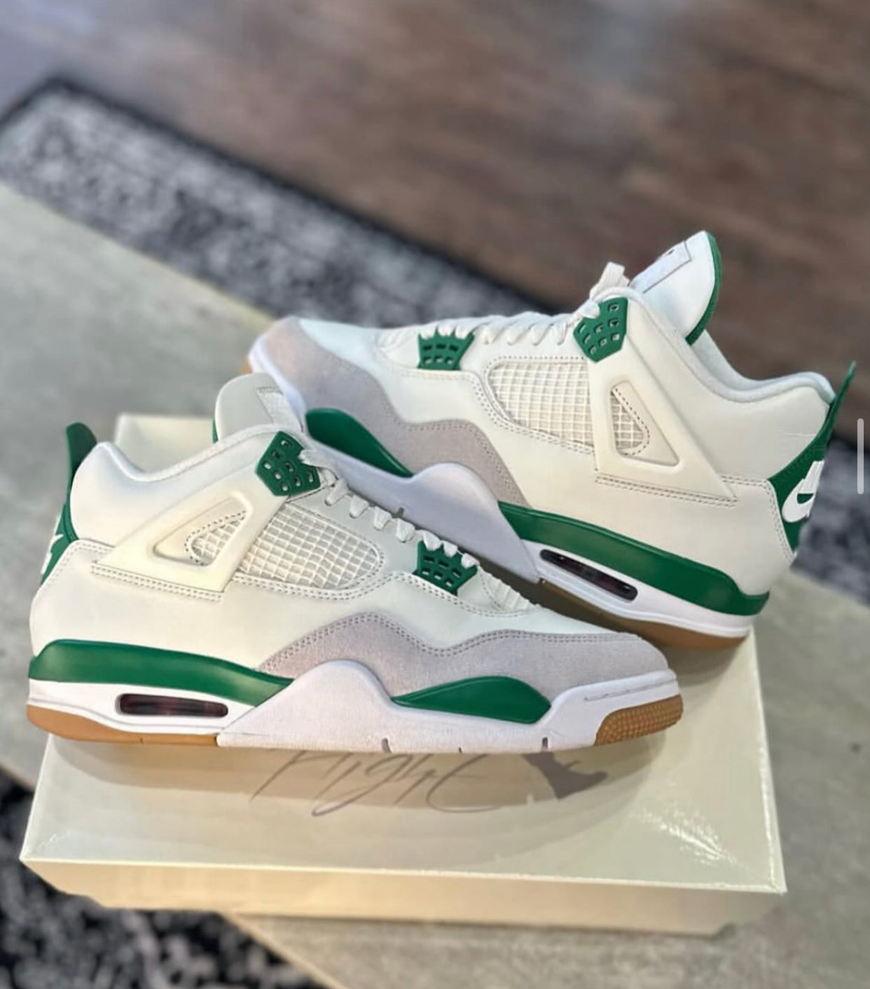 Nike Air Jordan 4 Retro Pine Green