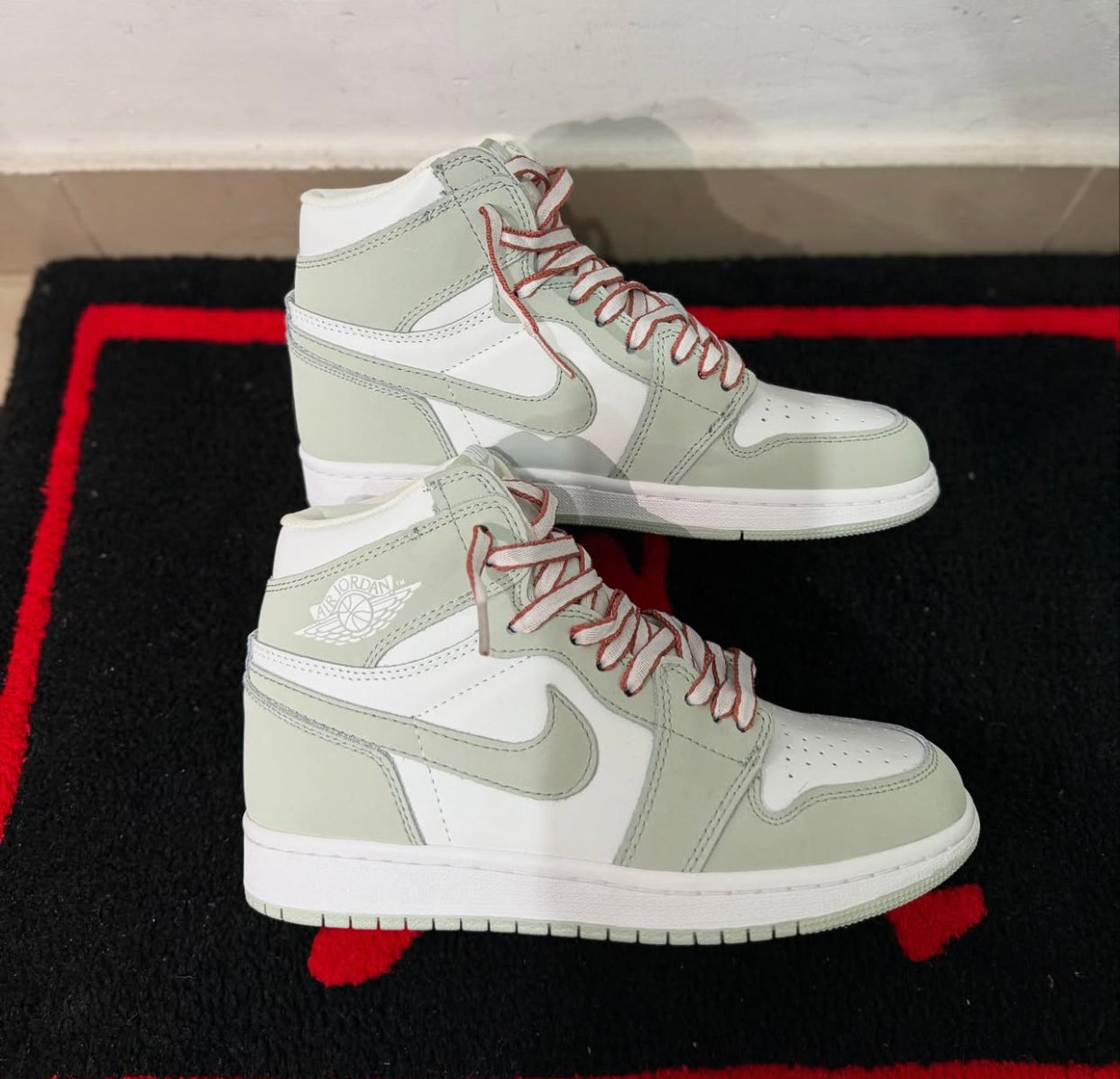 Nike Air Jordan Retro 1 ‘Seafoam ‘