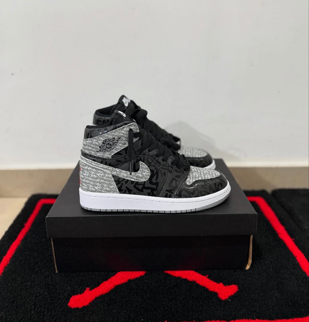 Nike Air Jordan Retro 1 ‘ rebellionarie ‘