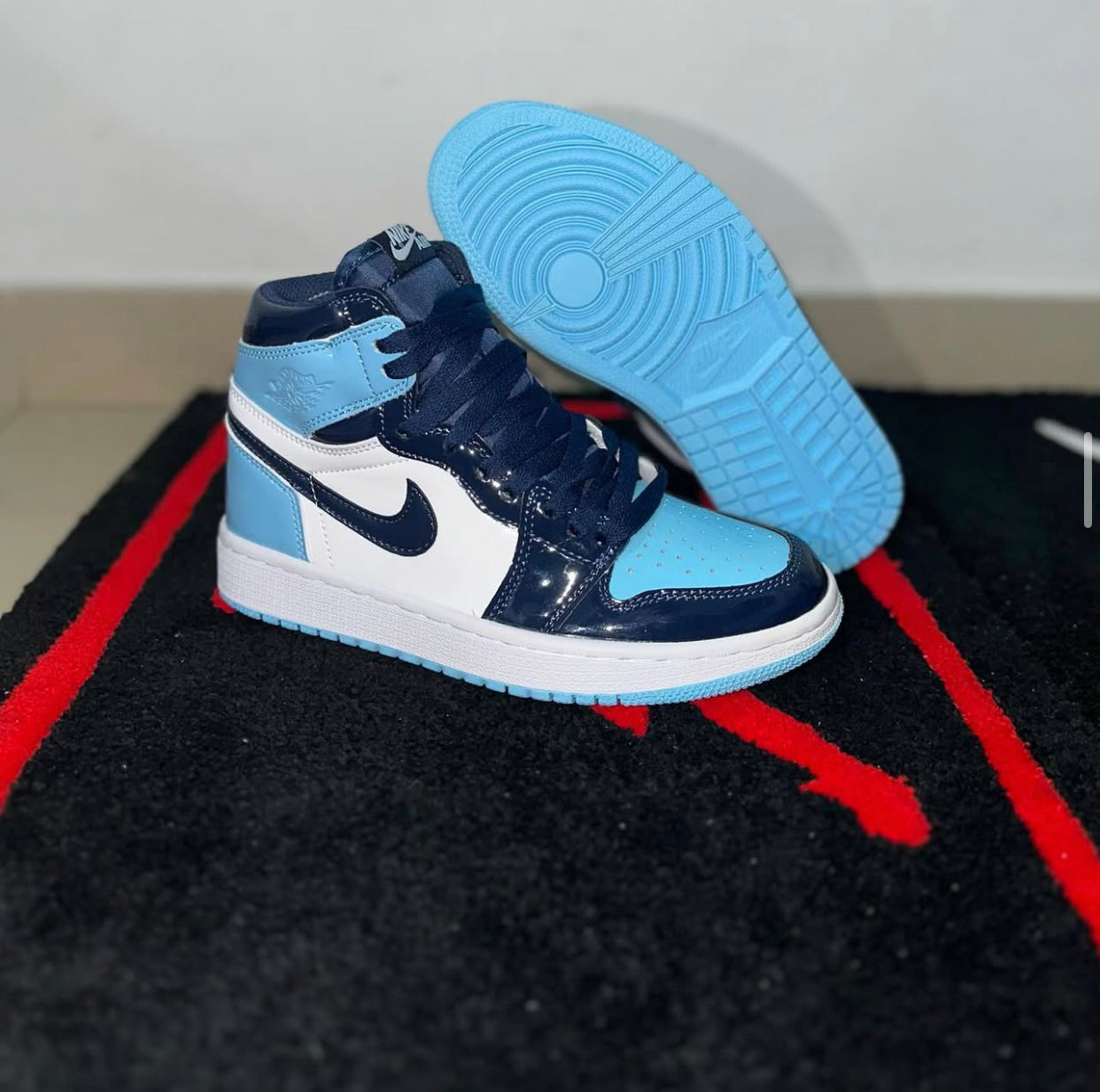 Nike Air Jordan Retro 1 ‘blue chill ‘