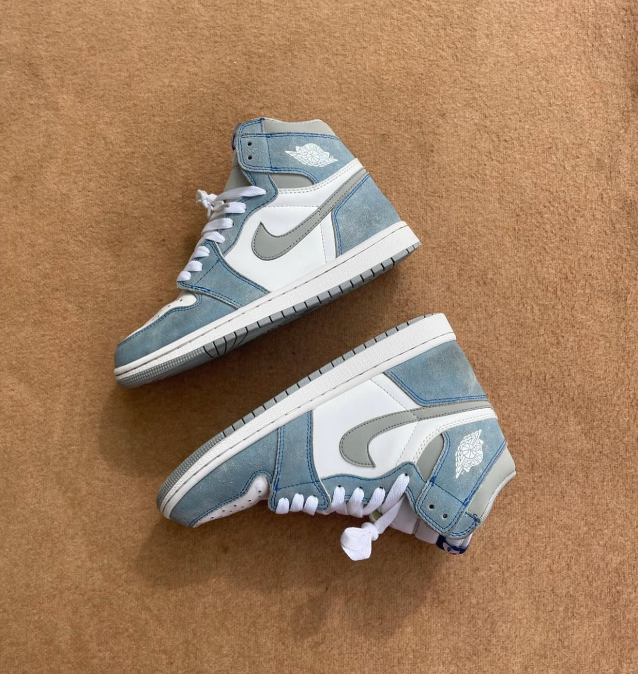 Nike Air Jordan Retro 1 ‘hyper royal  ‘