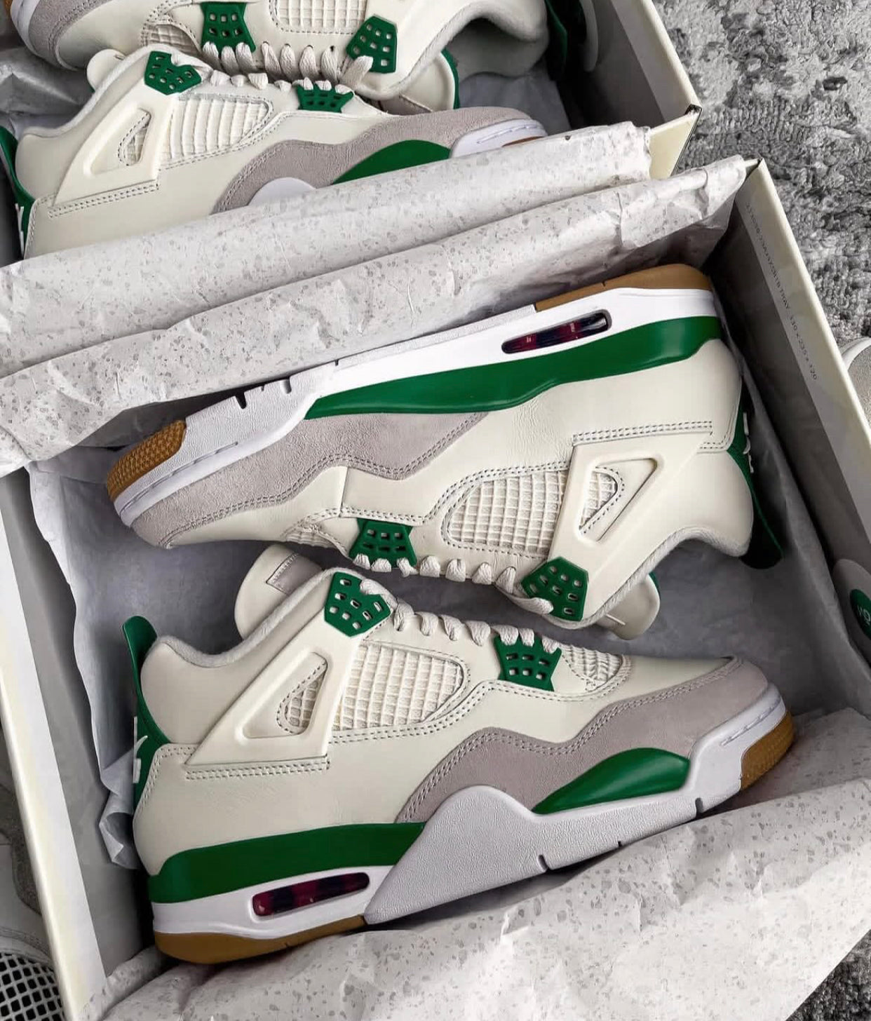 Nike Air Jordan 4 Retro Pine Green