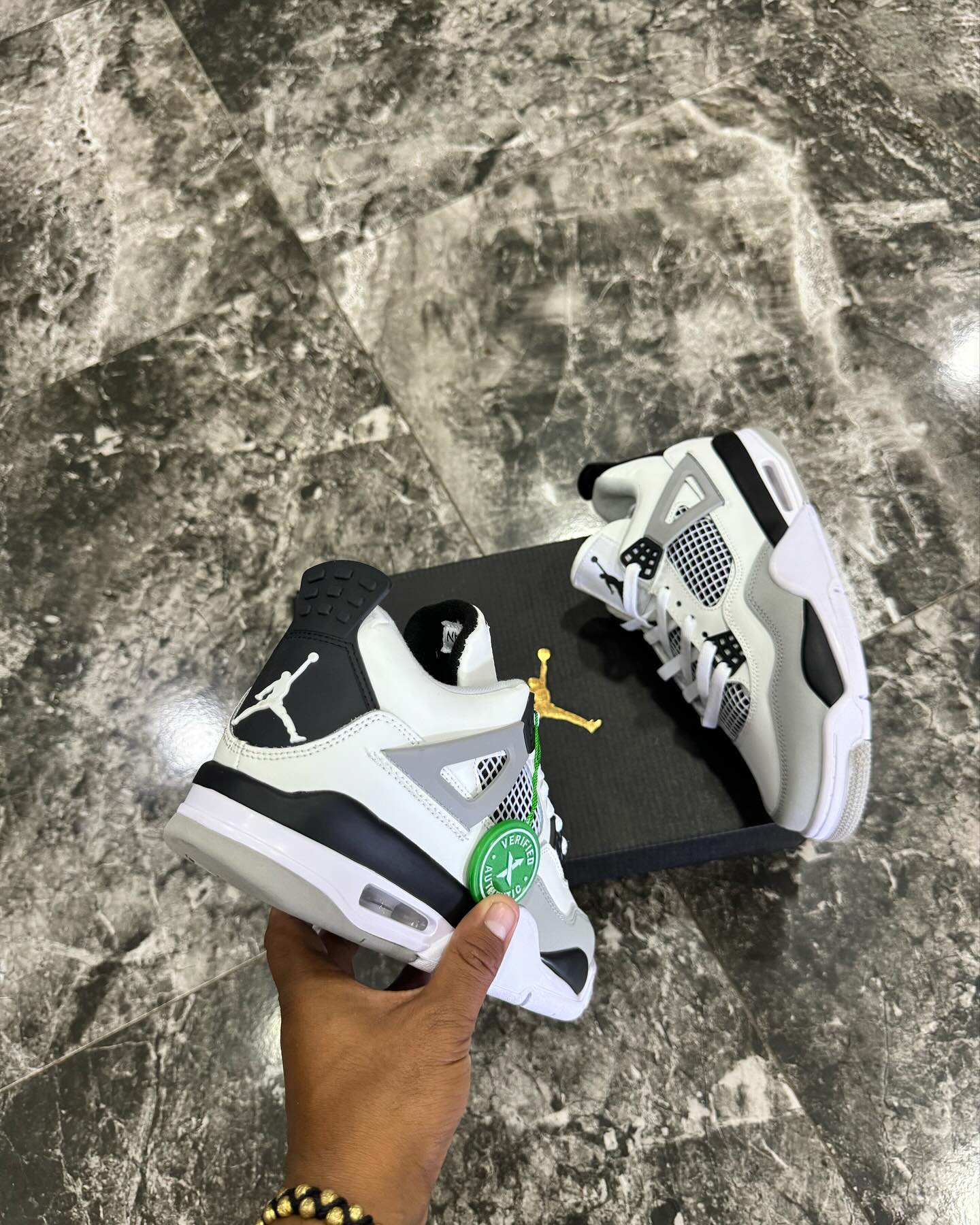 Nike Air Jordan 4 Retro Military Black