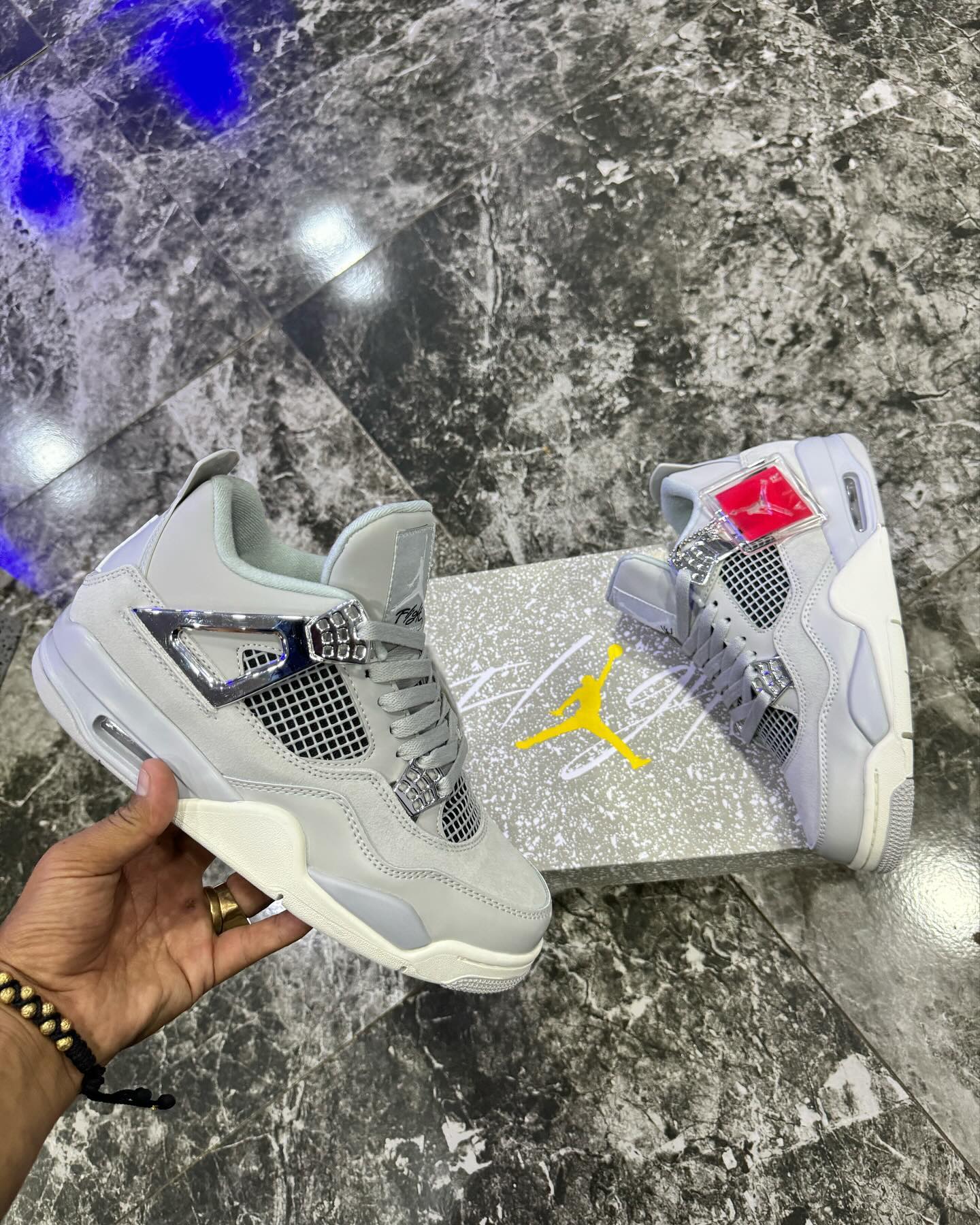 Nike Air Jordan 4 Retro Frozen moments