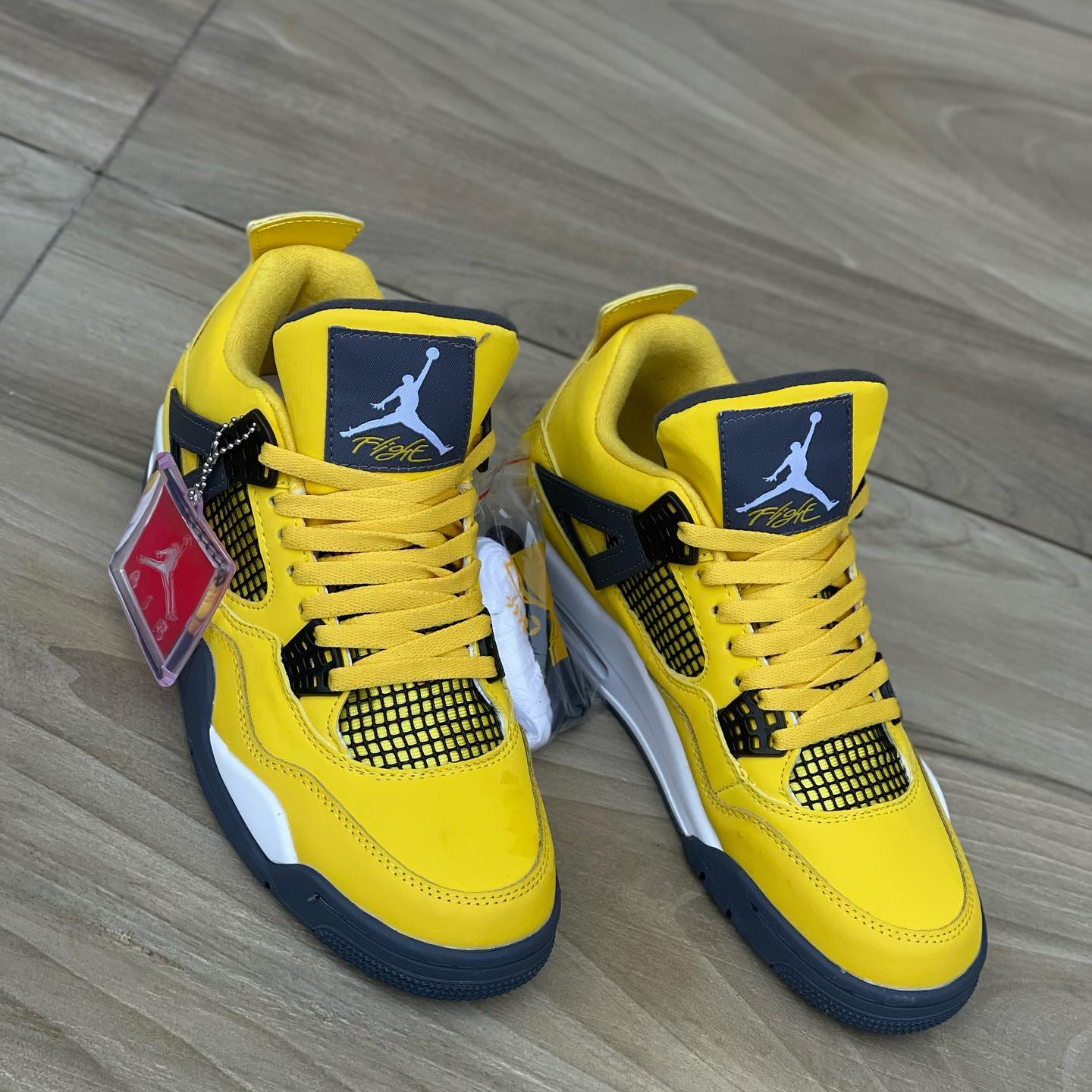 Nike Air Jordan 4 Retro Lightning Thunder Tour Yellow Grey