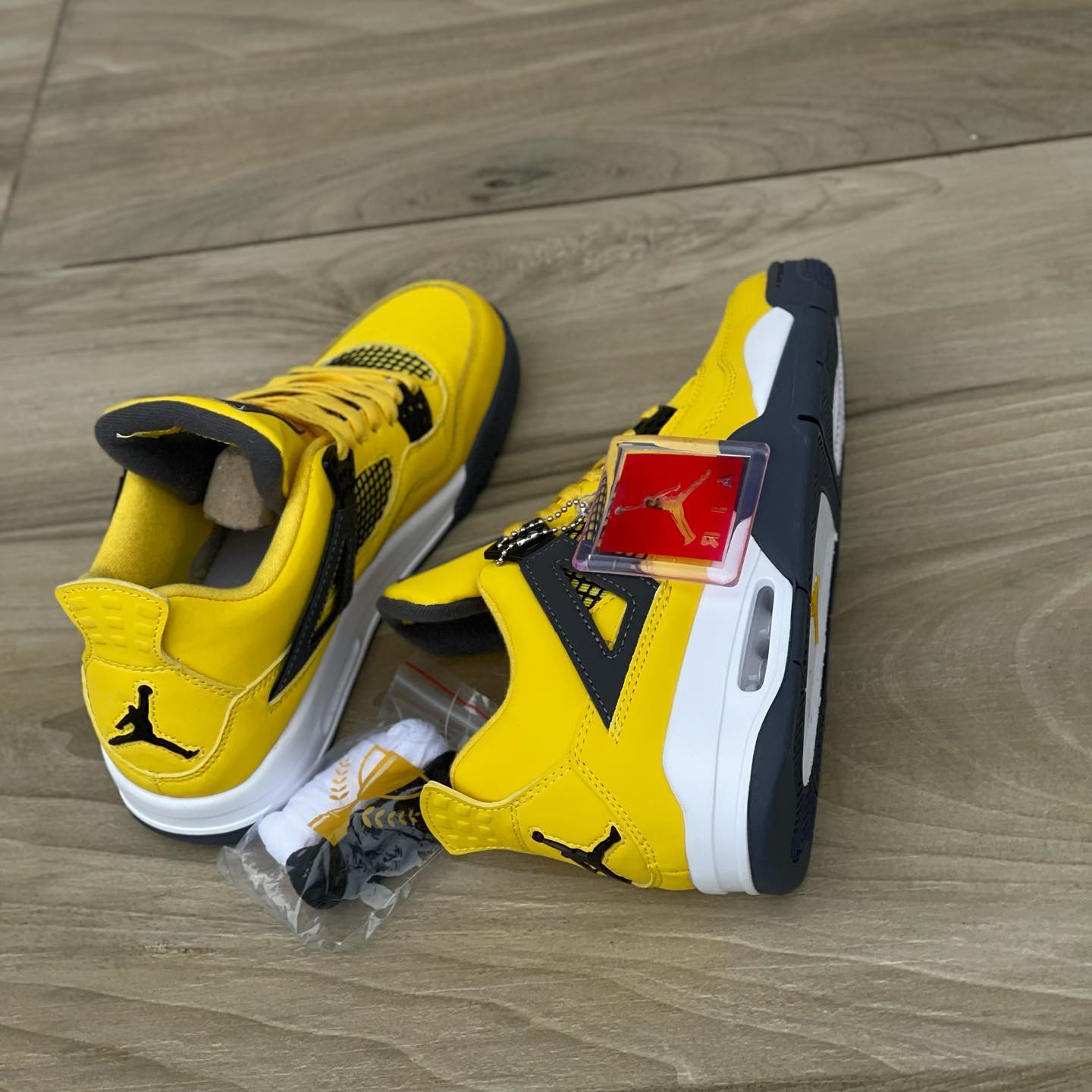 Nike Air Jordan 4 Retro Lightning Thunder Tour Yellow Grey